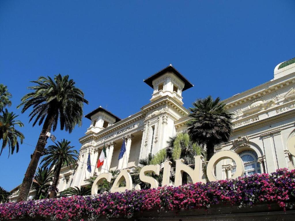 Casa Rosa Lucia Centrale Con Parcheggio سانريمو المظهر الخارجي الصورة