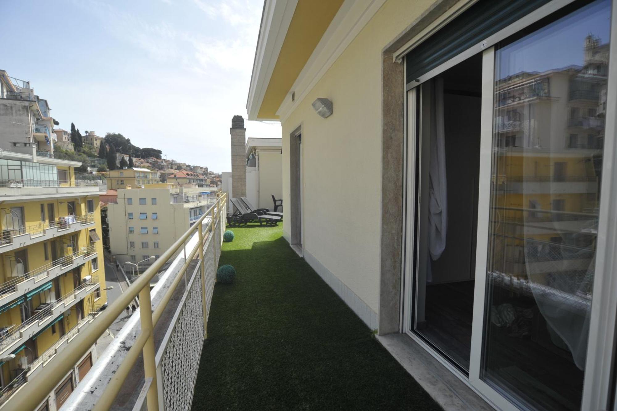 Casa Rosa Lucia Centrale Con Parcheggio سانريمو المظهر الخارجي الصورة