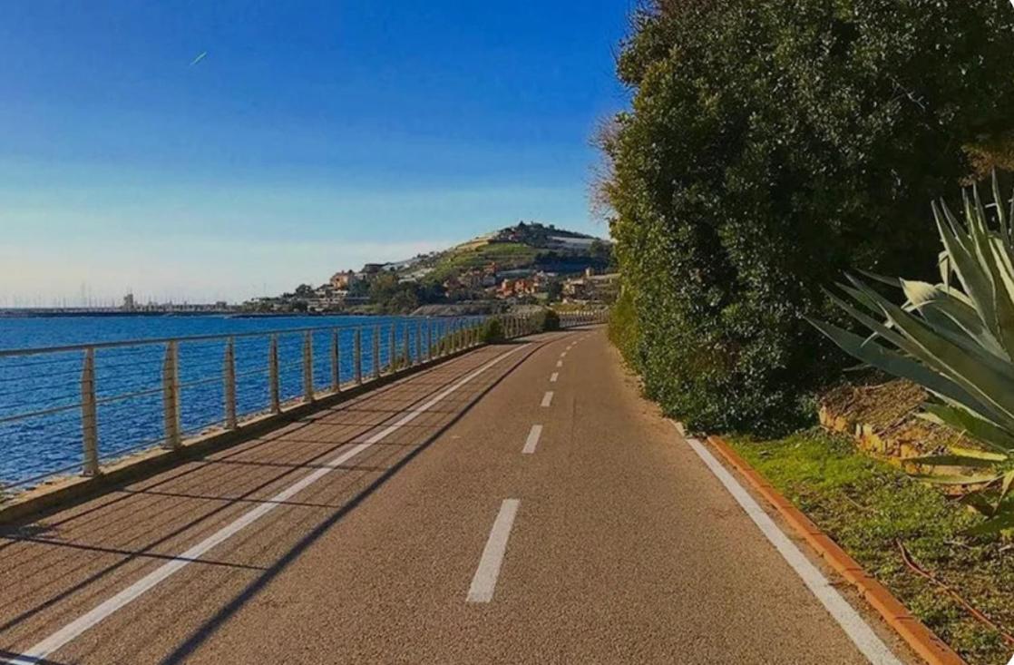 Casa Rosa Lucia Centrale Con Parcheggio سانريمو المظهر الخارجي الصورة